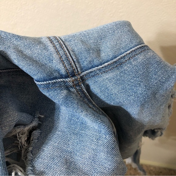American Eagle Distressed Mom Jeans - Size 4 Short - Picture 8 of 11
